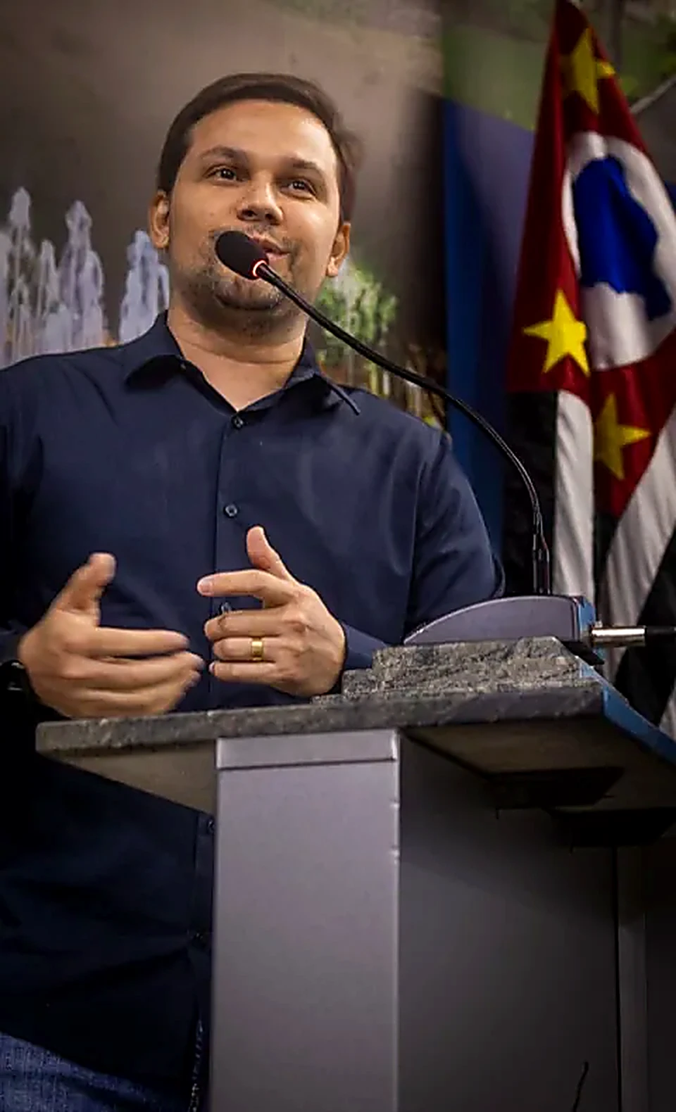Bruninho Ribeiro na tribuna da Câmara de Lorena